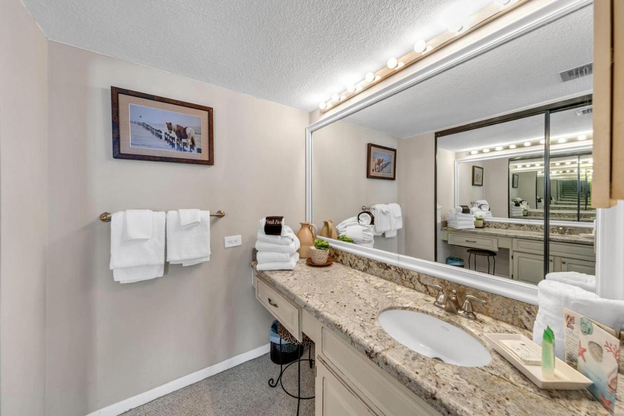 Mainsail 131 - Beachfront 2Br With Free Seasonal Beach Service Destin Buitenkant foto